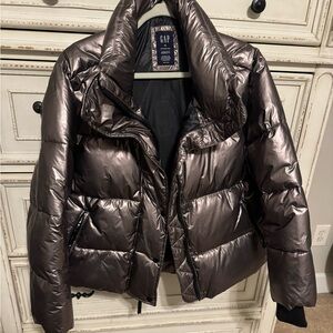GAP Women's Shiny Puffer Jacket - Metallic Gray